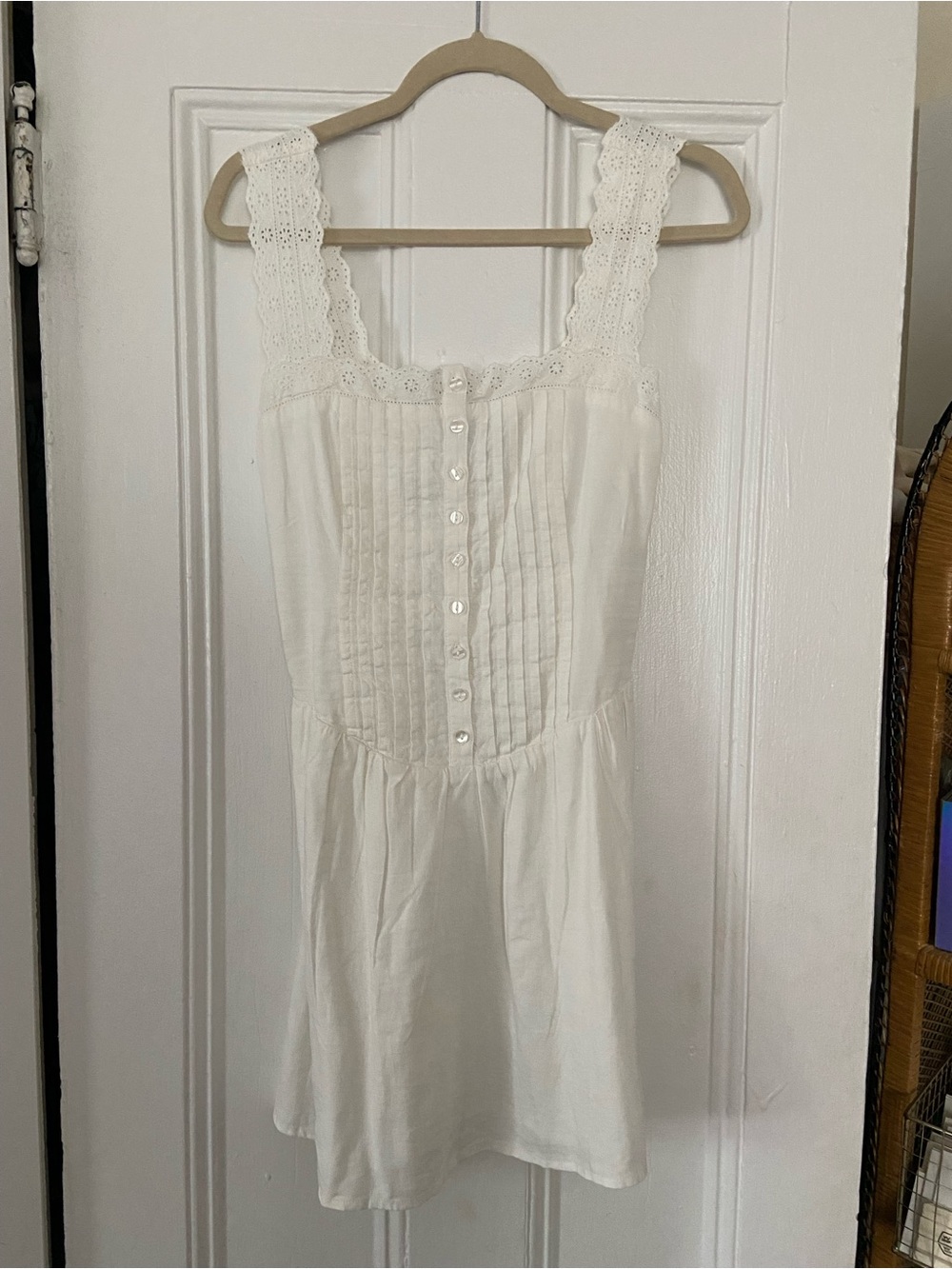 GAP White Lace-Trim Pintuck Button Chemise